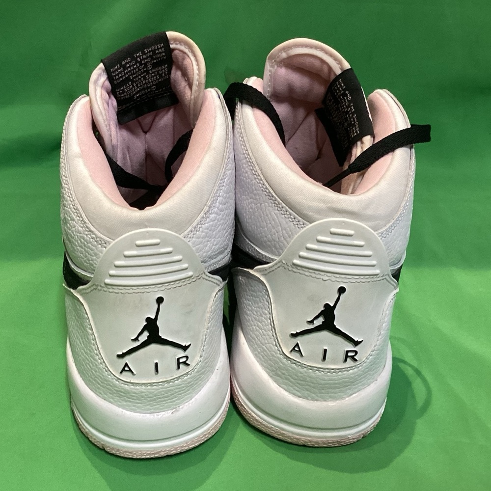 Nike Air Jordan Legacy 312 - Picture 4 of 10